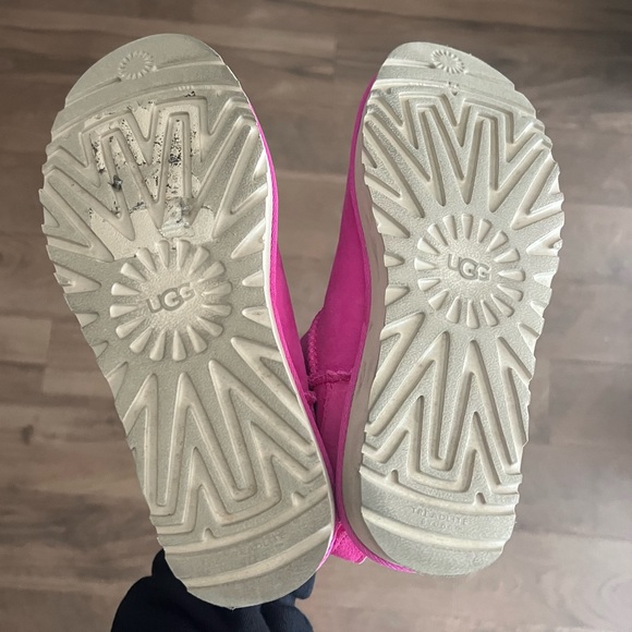 UGG Classic Ultra Mini In Rock Rose - Picture 6 of 10